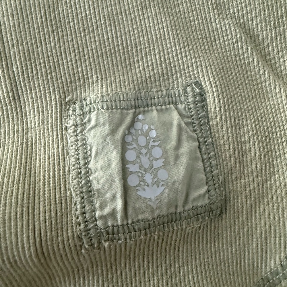 Casual Olive Long Sleeve Women's Top - Picture 2 of 4